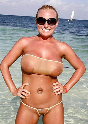 hot bikini women love posing nude
