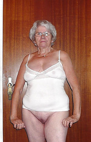 sexy granny in lingerie erotic pics