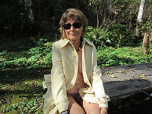 sexy granny outdoors love posing nude