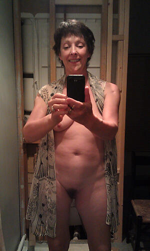 unskilled old granny posing nude