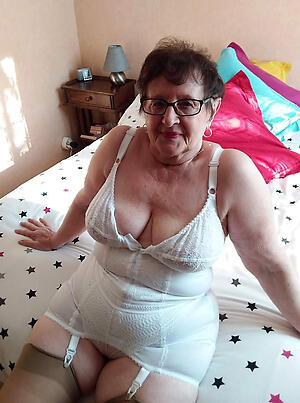 comely horny old housewives pics