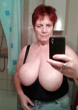 naked granny selfshot love posing nude