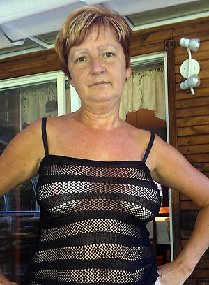 pic with bare gilf hot