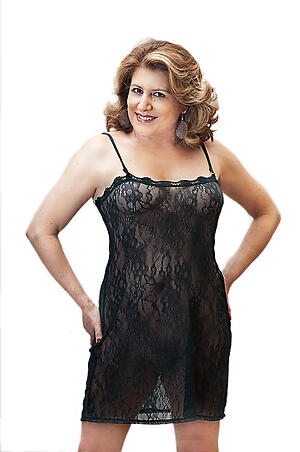 hot older woman nude poses