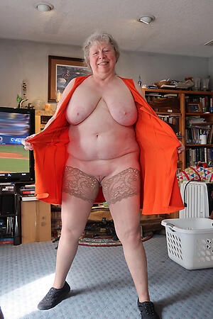 photoshooting with sexy Swiss older woman in stockings