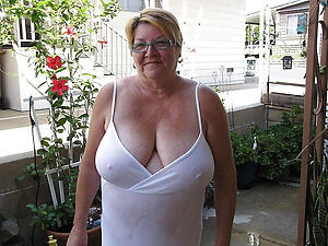 beamy tit grannys poses naked