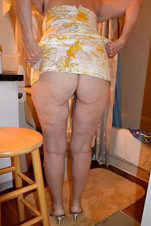 amateur grannies big butt porn pics