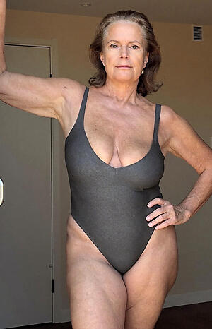 hot older woman bikini porn