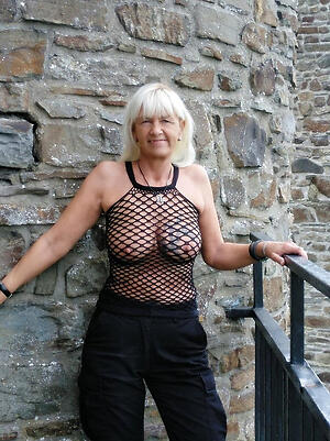 pic with naked grannie cougars