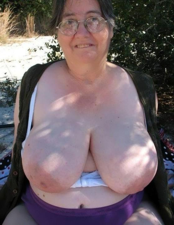 Porn Pics Of Older Women With Saggy Tits Granny Pussy Com